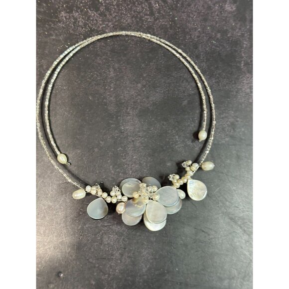 Gray Mother of Pearl Flower Freshwater Pearl Glass Beaded Flexable Strand - Picture 5 of 7